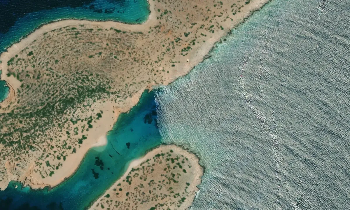Flyfoto av Koutsomiti