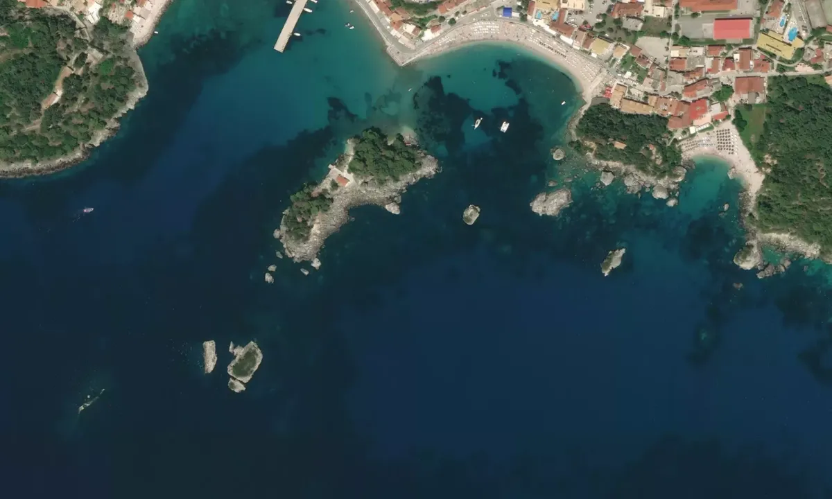 Flyfoto av Kryoneri Beach