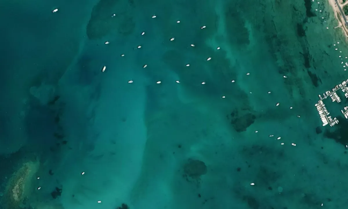 Flyfoto av Laguna Porto Cesareo