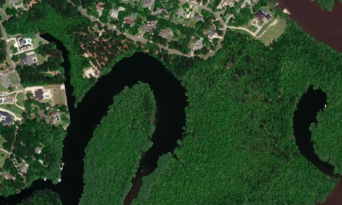 Satelite image of Lake Emfred