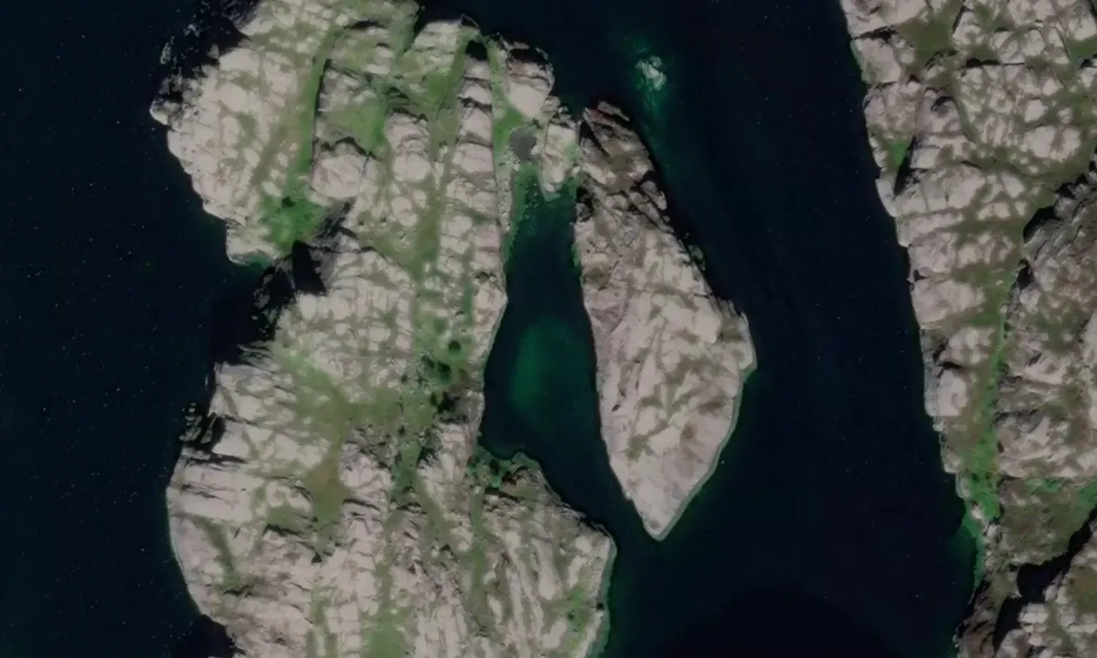 Satelite image of Lambøya