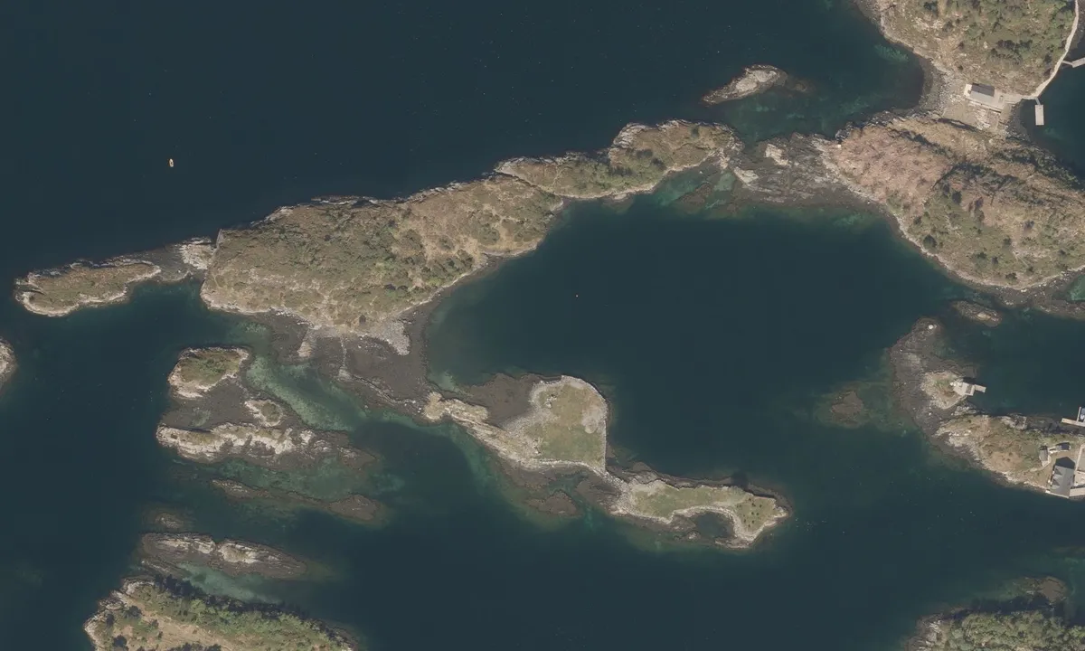 Flyfoto av Langevågsholmene Sula
