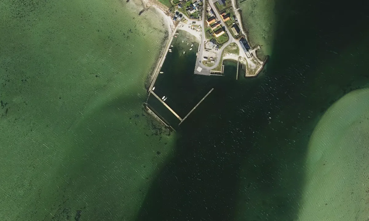 Flyfoto av Langør Havn