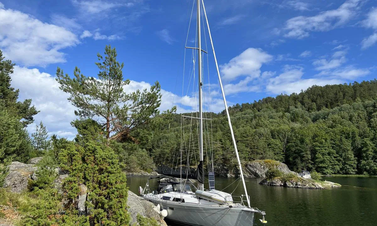 Langøykilen indre: Sjølvaste kremplassen! Bare et av de vertikale partiene like til høyre etter innløpet egner seg for longside.  Der er det til gjengjeld godt over 2m dypt og bolter til spring og baug.