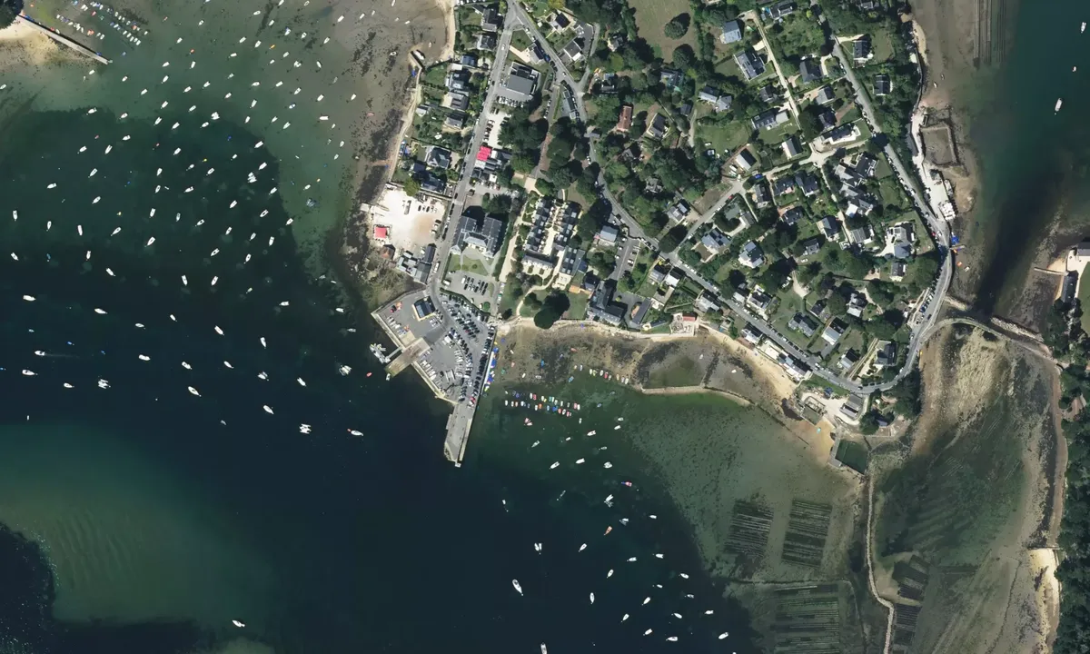 Flyfoto av Larmor Baden