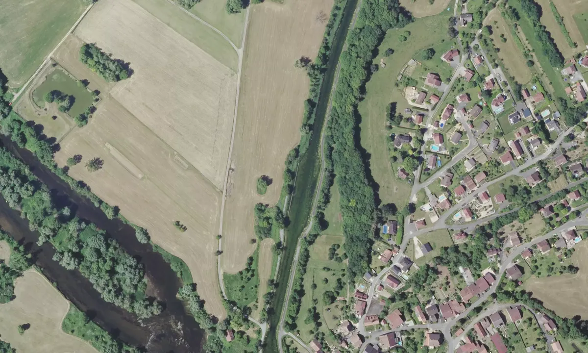 Flyfoto av Le châtelot