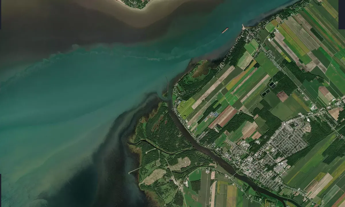 Flyfoto av Le Club Nautique de la Batture