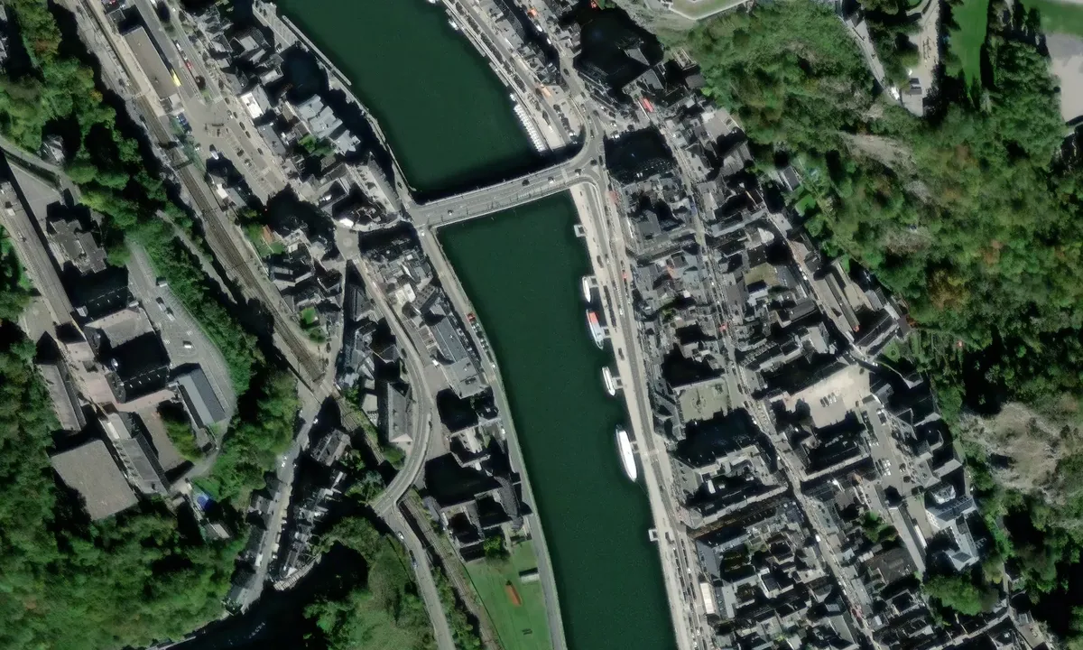 Satelite image of Le relais et la halte de Dinant