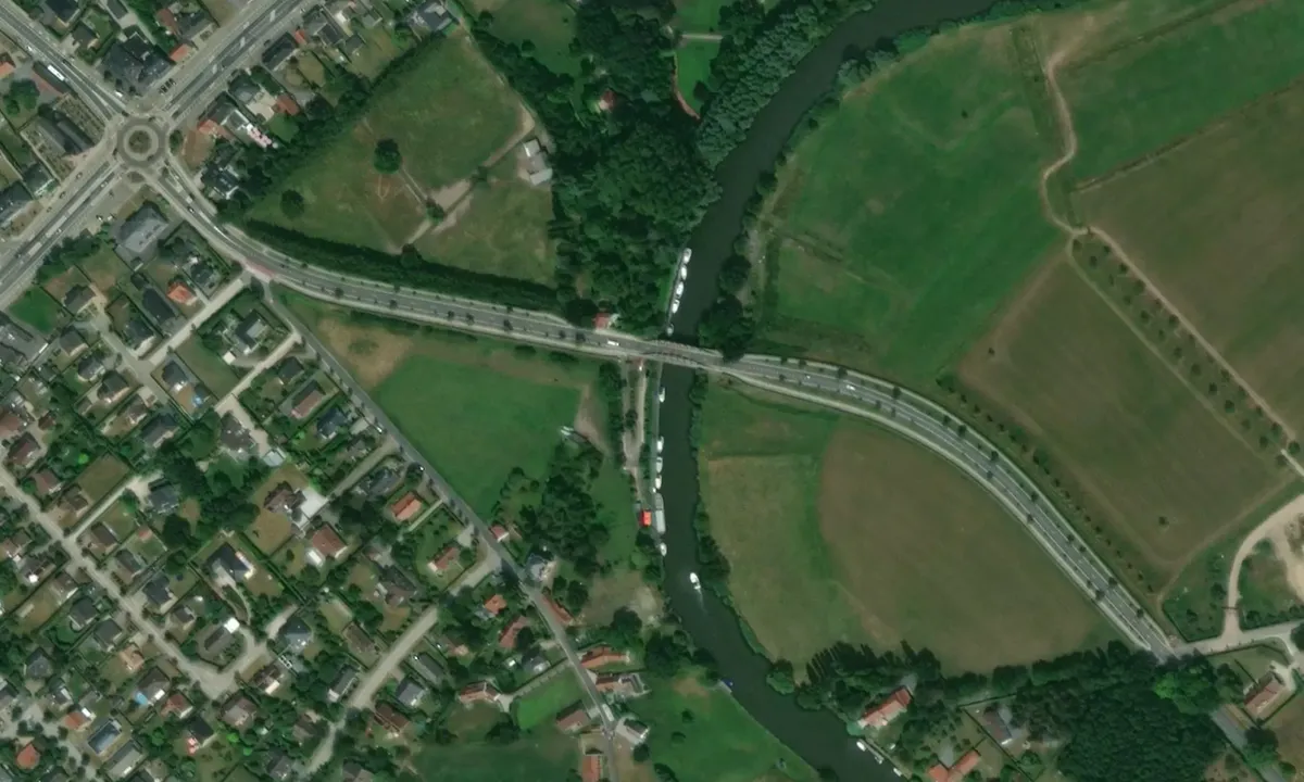 Flyfoto av Leerne
