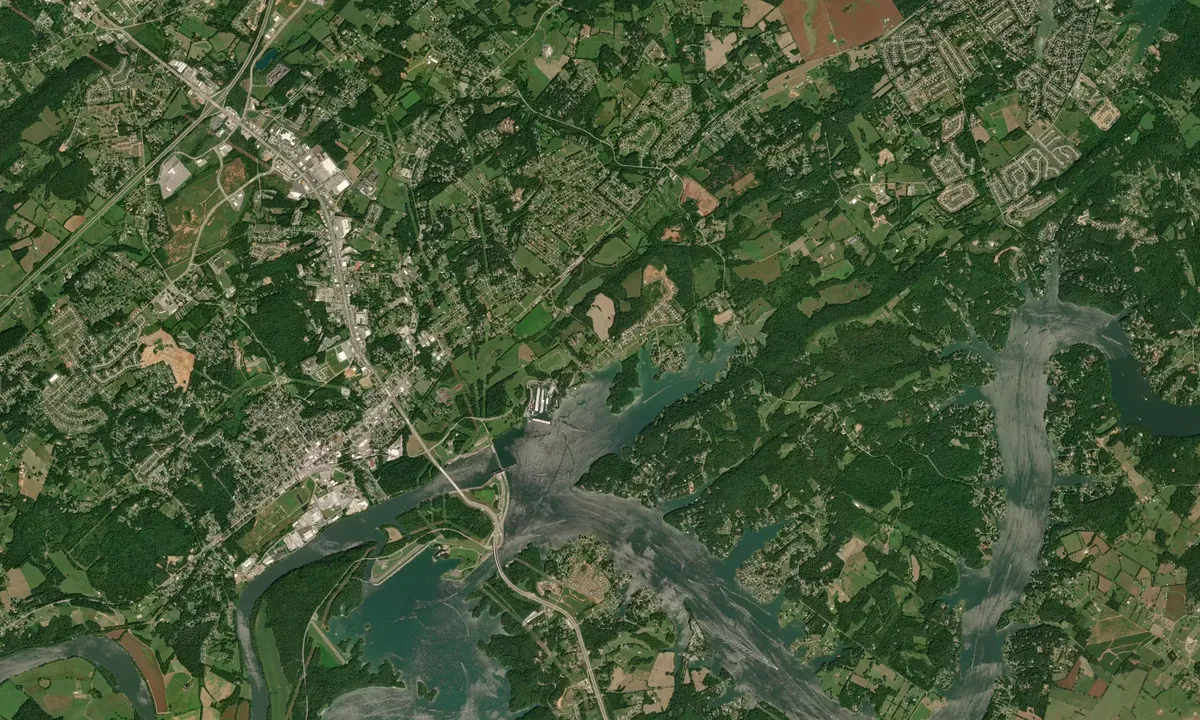Flyfoto av Lenoir