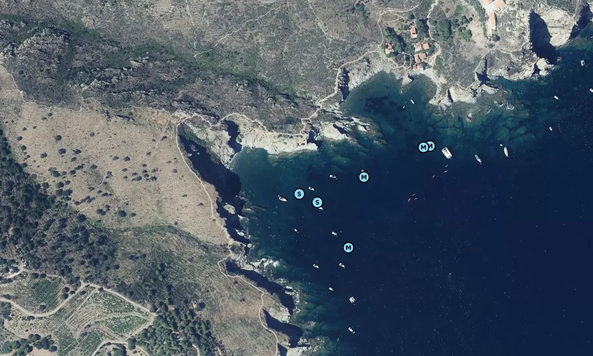 Satelite image of Les Ecueils