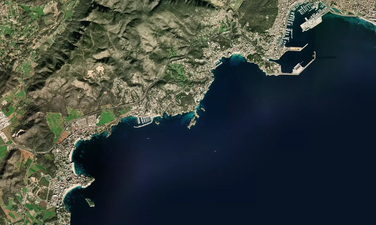 Flyfoto av Les Illetes