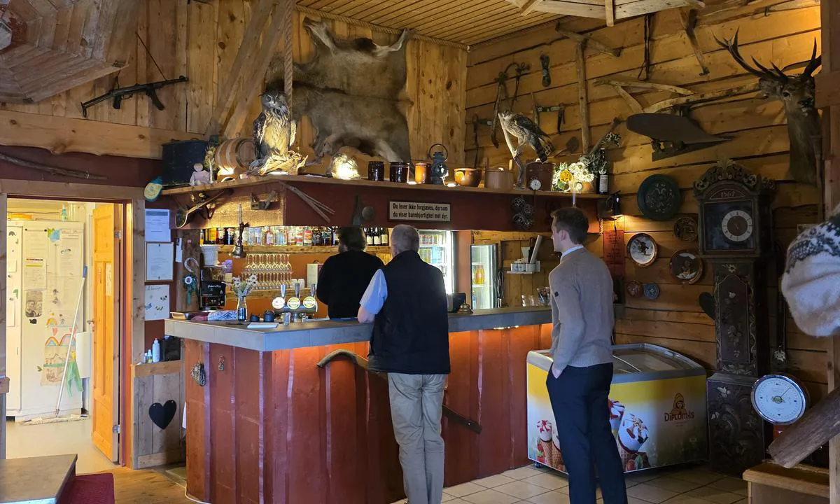 Lille Kalvøy: Pub