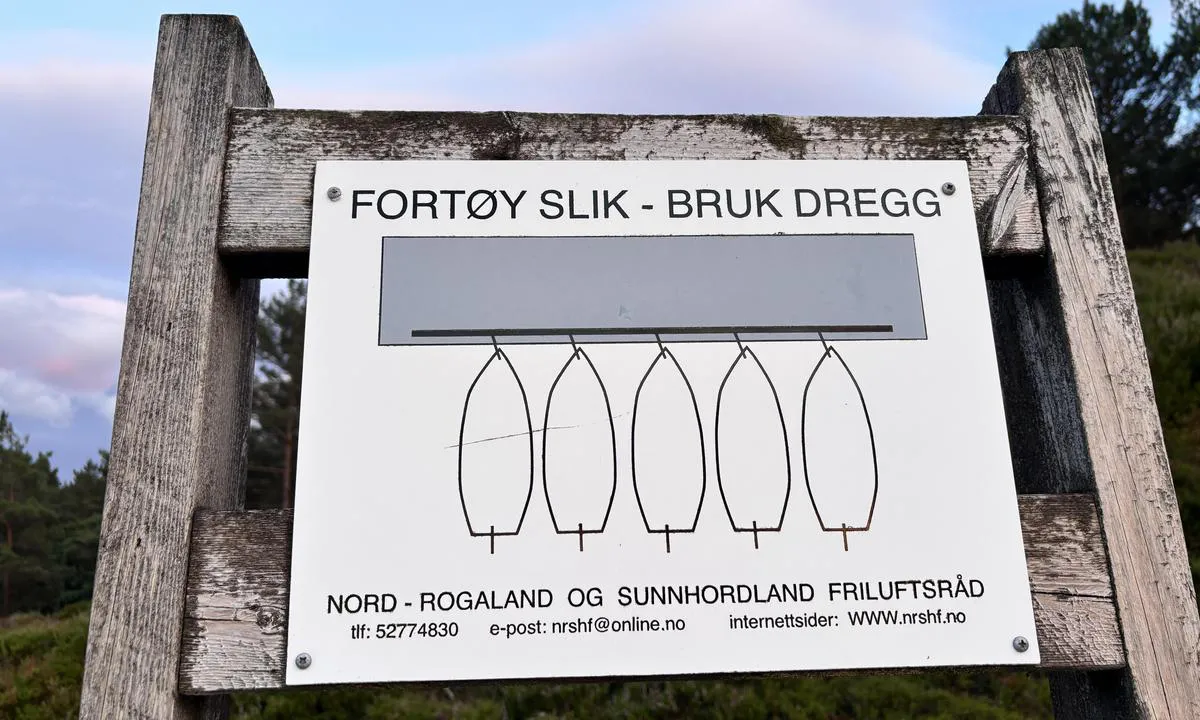 Litle Romsa: {"base": "no", "no": "Anbefalt fort\u00f8yning", "se": "Rekommenderad f\u00f6rt\u00f6jning", "en": "Recommended mooring", "da": "Anbefalet fort\u00f8jning", "fr": "Amarrage recommand\u00e9", "de": "Empfohlene Festmachung", "es": "Amarre recomendado", "it": "Ormeggio Raccomandato", "pt": "Recomendado amarra\u00e7\u00e3o", "nl": "Aanbevolen aanmeren", "pl": "Zalecane cumowanie", "uk": "\u0420\u0435\u043a\u043e\u043c\u0435\u043d\u0434\u043e\u0432\u0430\u043d\u0435 \u0448\u0432\u0430\u0440\u0442\u0443\u0432\u0430\u043d\u043d\u044f", "ro": "Ancorare recomandat\u0103", "tr": "Tavsiye edilen ba\u011flama", "el": "\u03a3\u03c5\u03bd\u03b9\u03c3\u03c4\u03ce\u03bc\u03b5\u03bd\u03bf\u03c2 \u03c4\u03c1\u03cc\u03c0\u03bf\u03c2 \u03c0\u03c1\u03cc\u03c3\u03b4\u03b5\u03c3\u03b7\u03c2", "cs": "Doporu\u010den\u00e9 uv\u00e1z\u00e1n\u00ed", "hu": "Aj\u00e1nlott kik\u00f6t\u00e9s", "fi": "Suositeltu kiinnitys", "bg": "\u041f\u0440\u0435\u043f\u043e\u0440\u044a\u0447\u0438\u0442\u0435\u043b\u043d\u043e \u0448\u0432\u0430\u0440\u0442\u043e\u0432\u0430\u043d\u0435", "sr": "Preporu\u010deno vezivanje", "et": "Soovitav kinnitamine", "lv": "Ieteicam\u0101 piest\u0101\u0161ana", "lt": "Rekomenduojamas \u0161vartavimas"}