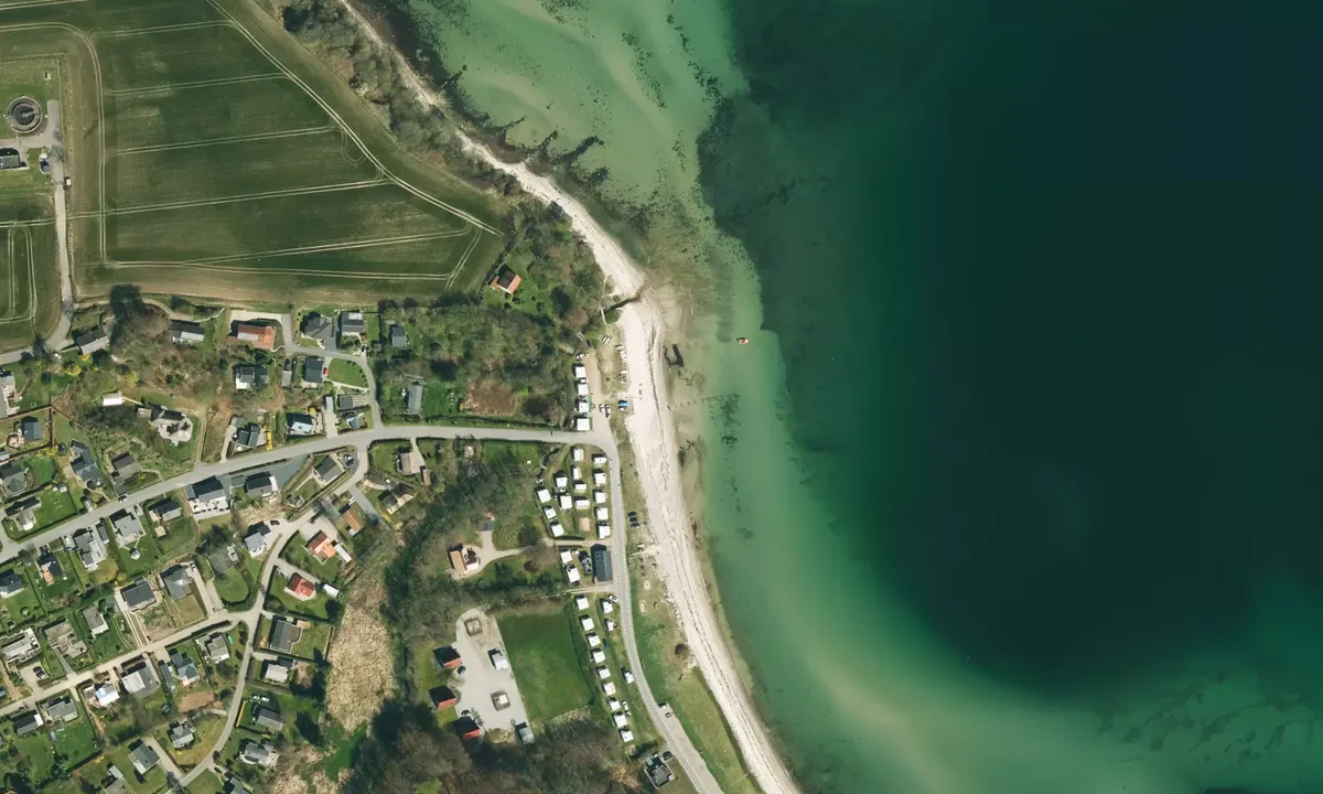 Flyfoto av Loddenhøj Jollehavn