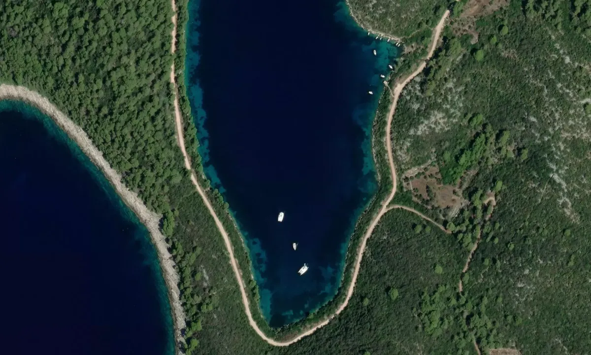 Flyfoto av Lokva Bay