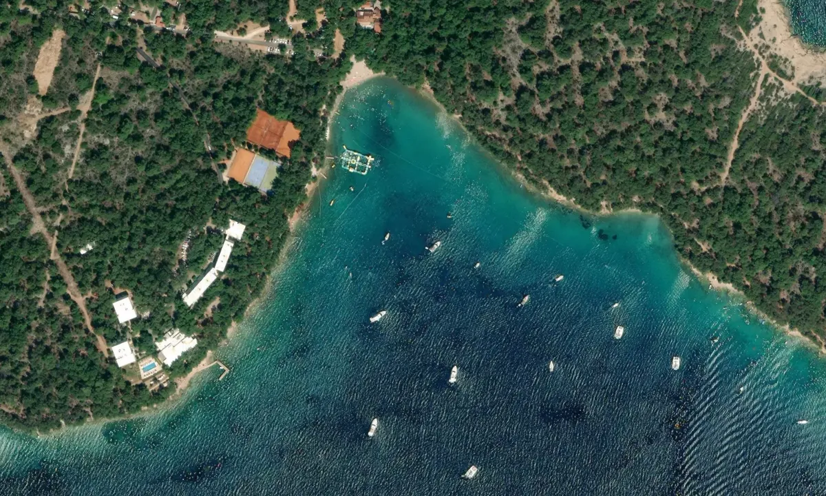 Flyfoto av Luka Vrboska