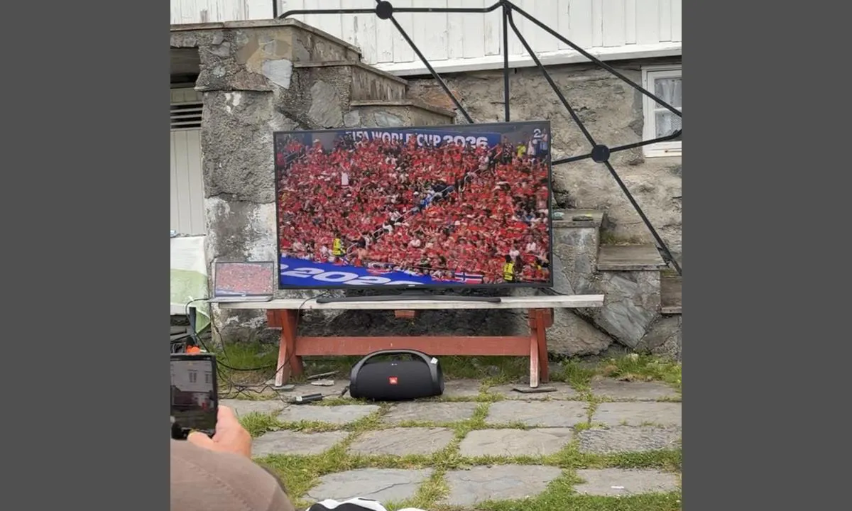 Magerøya: Veldig hyggelig vertskap som la til rette for at gjestene kunne se Norge slå Elfenbenskysten 2-1 i VM. Storskjerm i hagen.