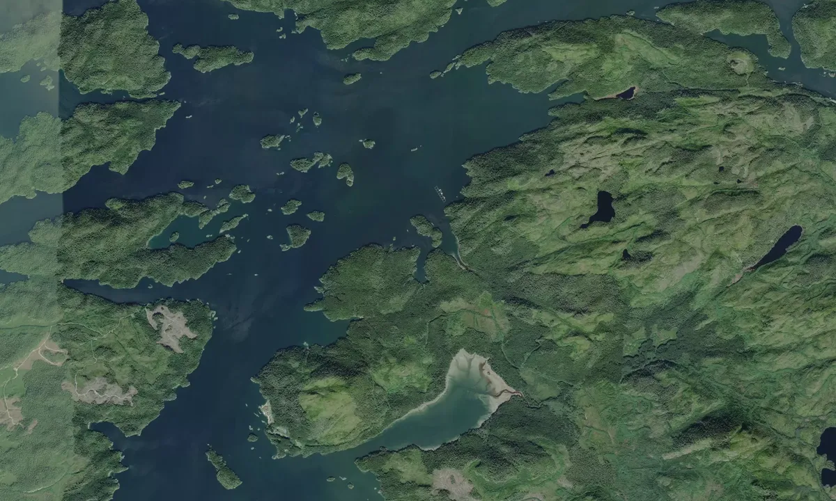 Flyfoto av Magnetic Cove