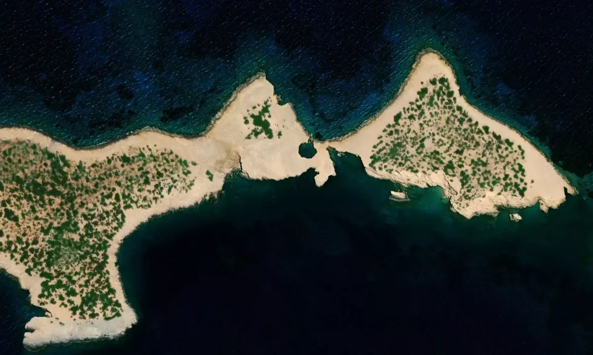 Flyfoto av Makronisi