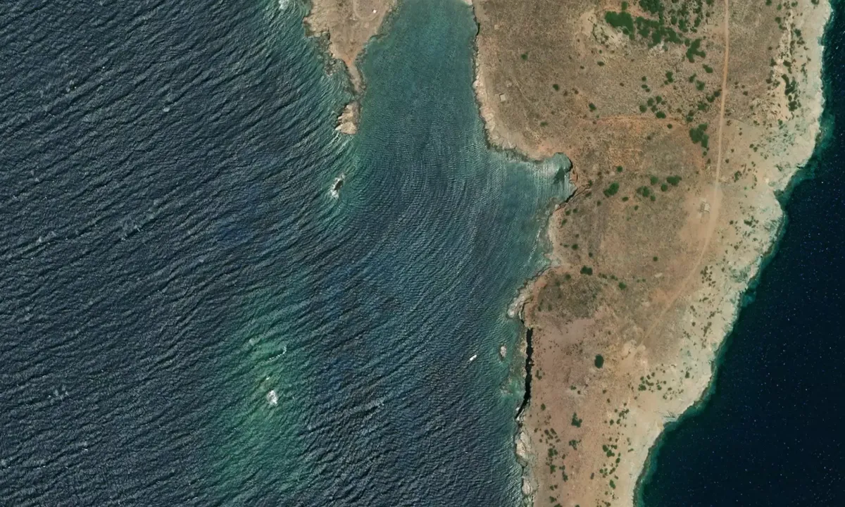 Flyfoto av Makronisos South
