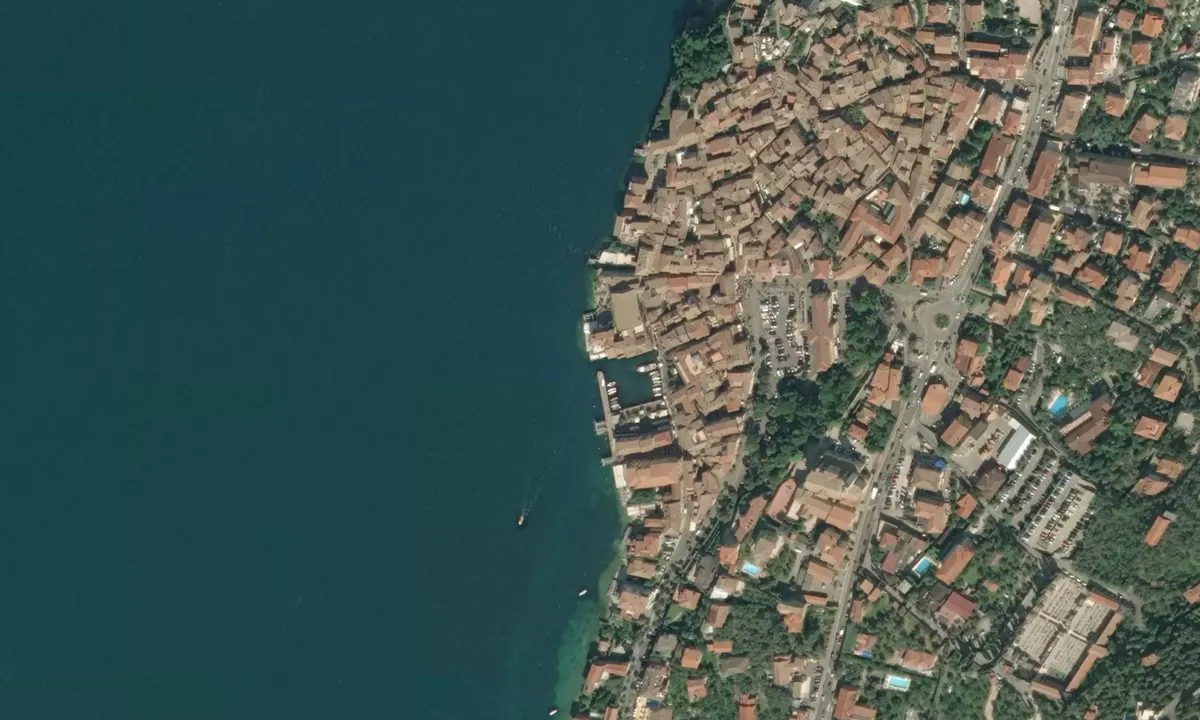 Flyfoto av Malcesine