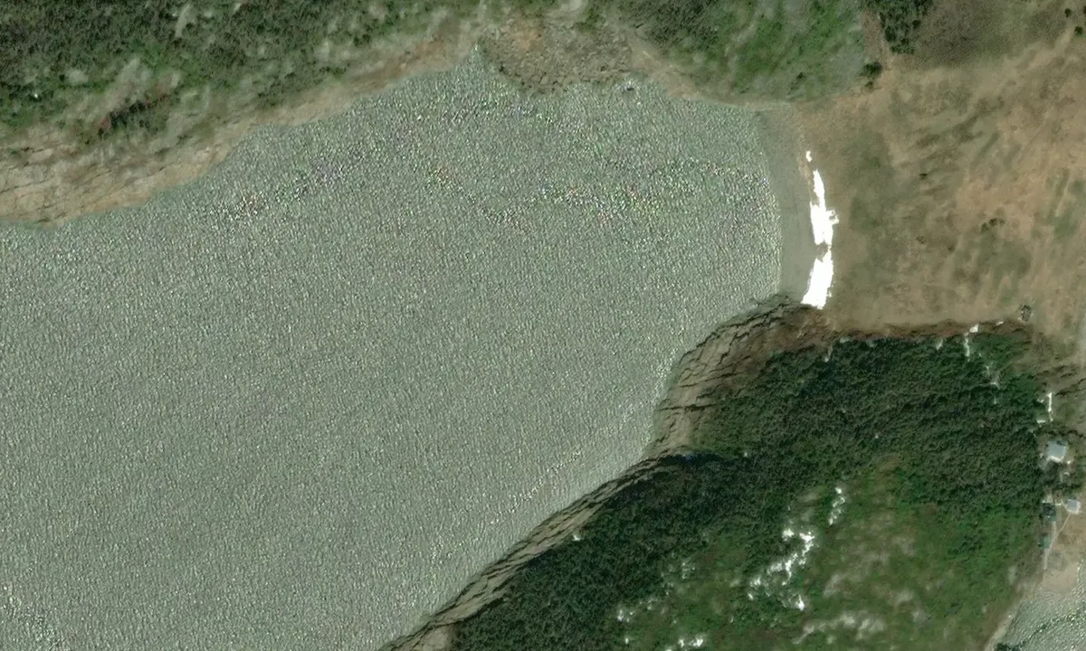 Satelite image of Manowin Island