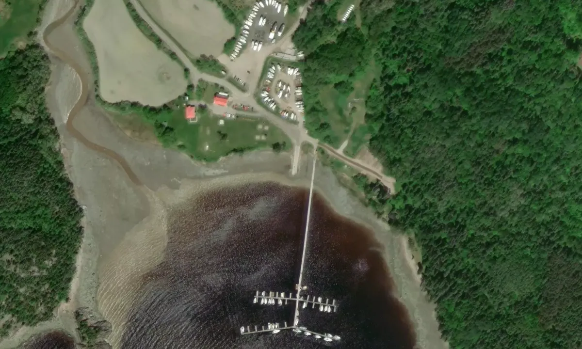 Flyfoto av Marina De Ville De La Baie