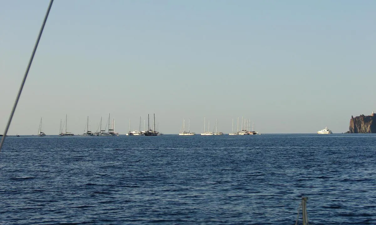 Marina del Gabbiano-Stromboli: mooring on buoys