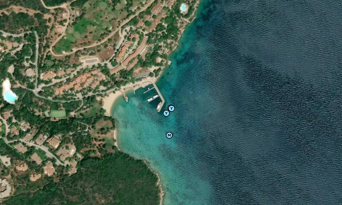 Flyfoto av Marina di Cala Capra 1