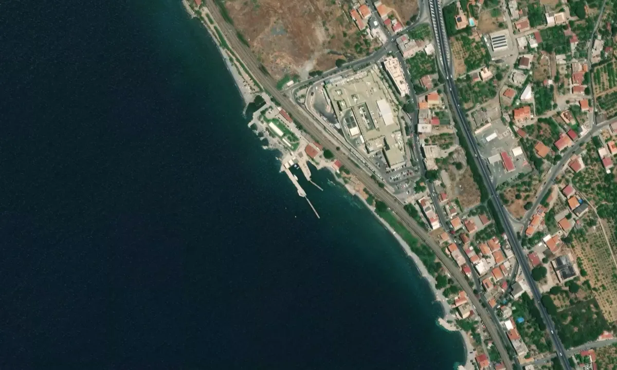 Flyfoto av Marina di Porto Bolaro