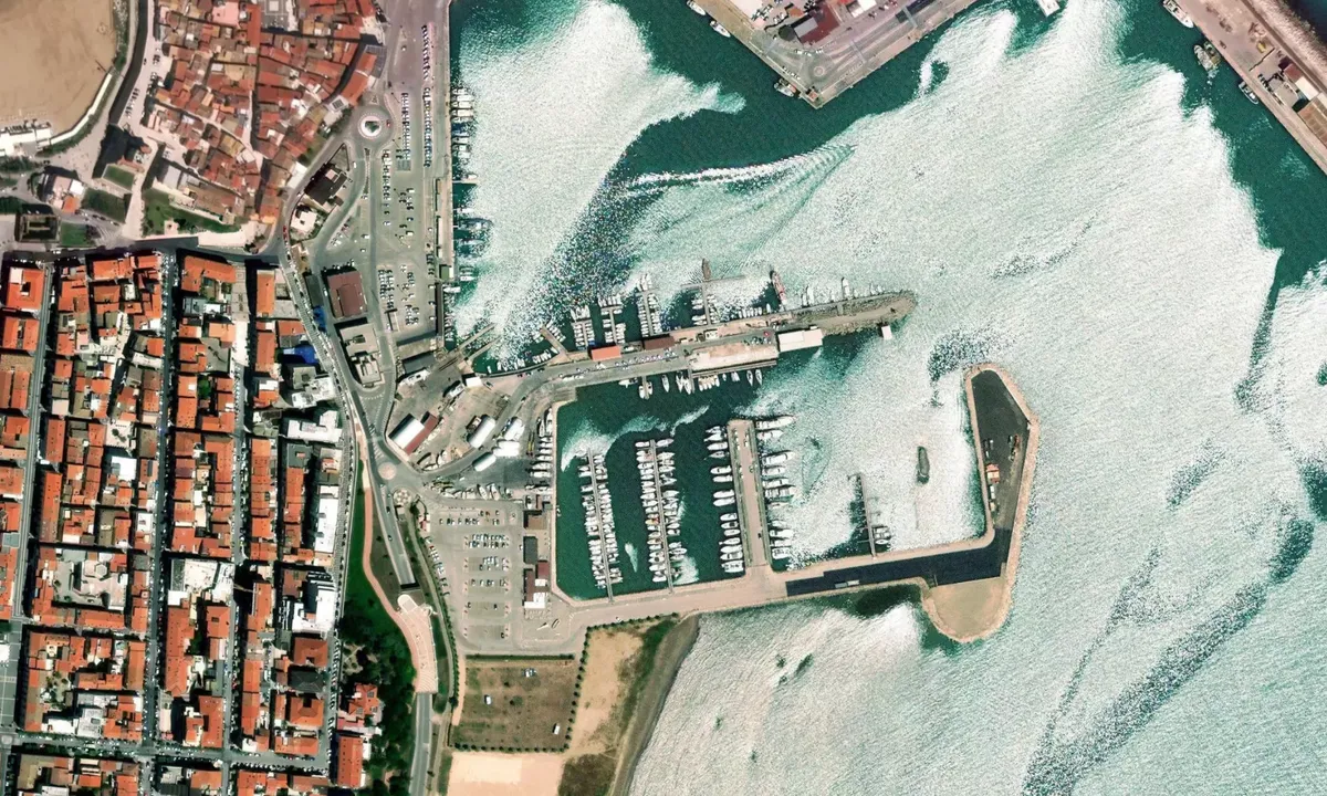 Flyfoto av Marina di San Pietro 1