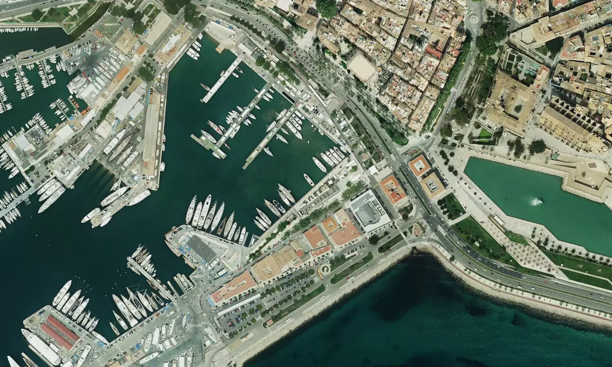 Flyfoto av Marina Moll Vell