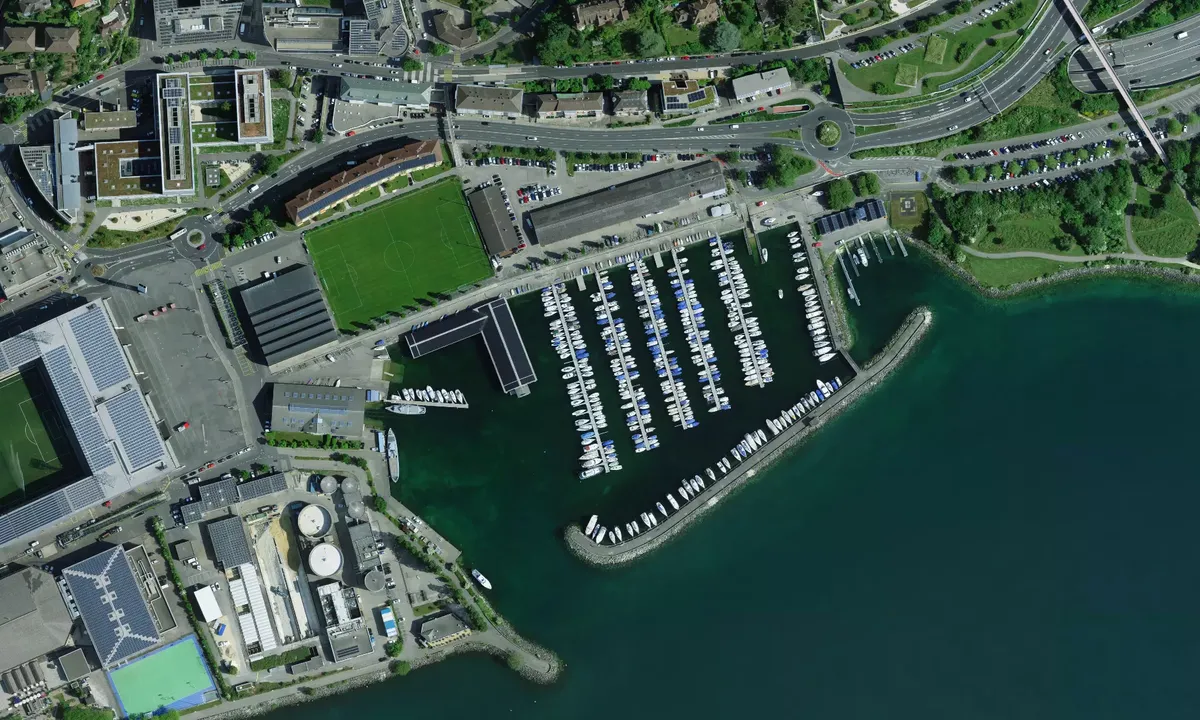 Satelite image of Marina Nid de Crô