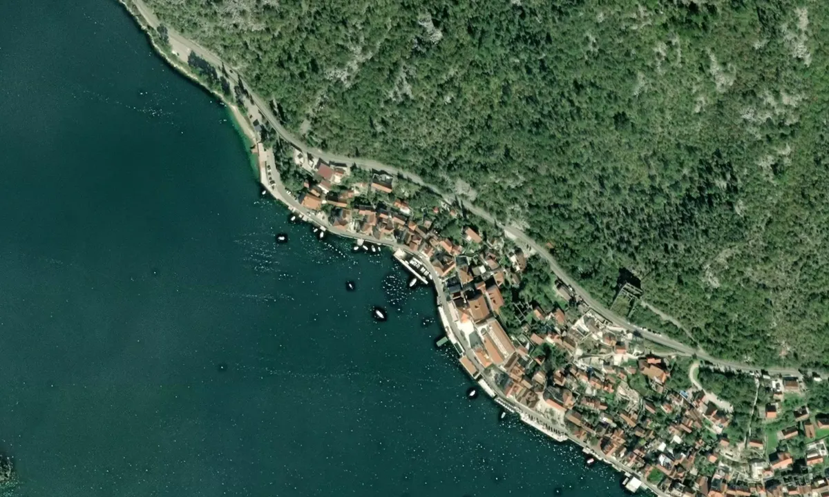 Flyfoto av Marina Perast