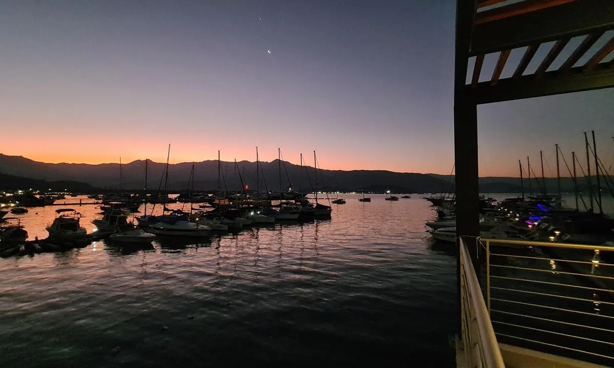 Marina Pier 46: {"base": "en", "no": "Fantastisk solnedgang.", "se": "Underbar solnedg\u00e5ng.", "en": "Wonderful sunset.", "da": "Vidunderlig solnedgang."}