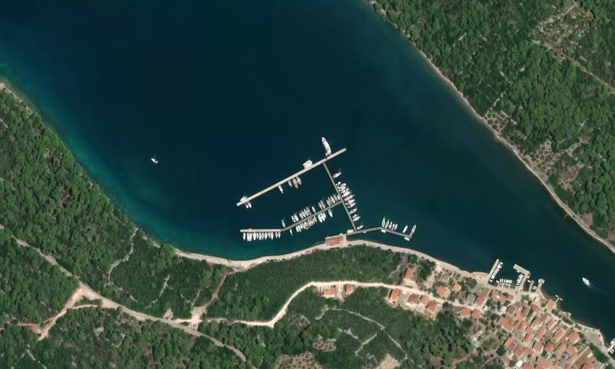 Flyfoto av Marina Veli Rat