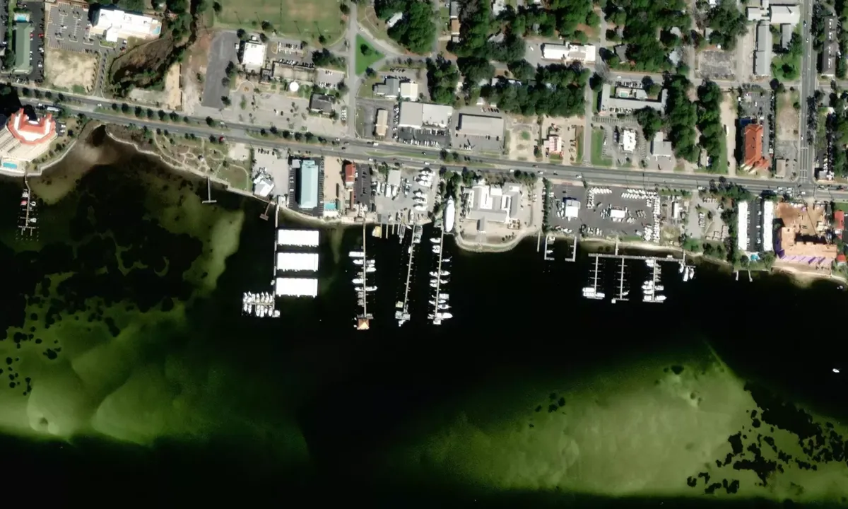 Flyfoto av MARKER 21 MARINA