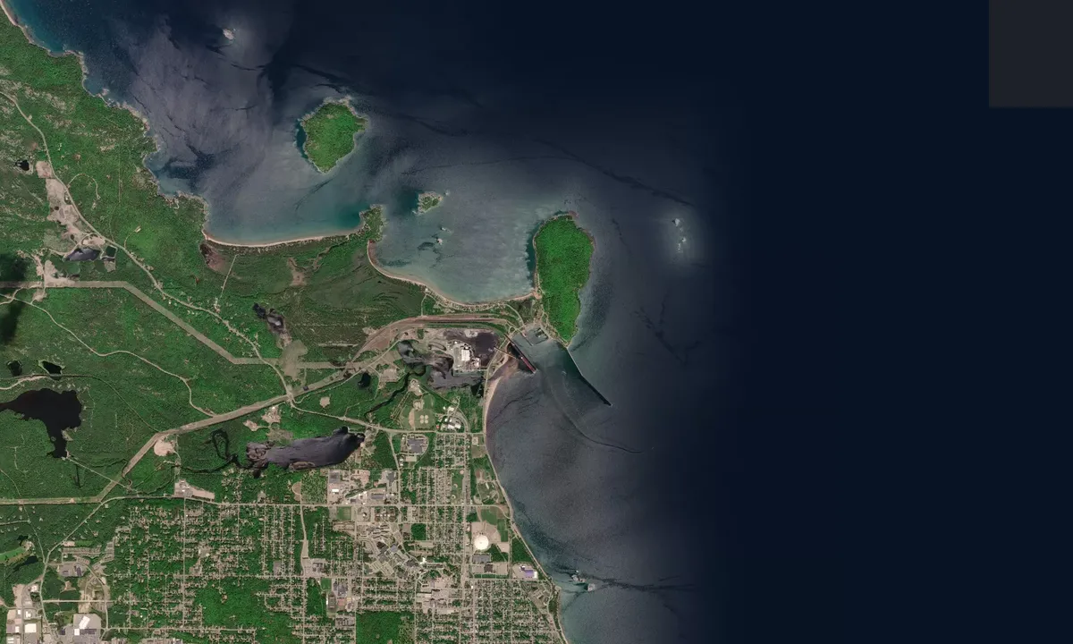 Flyfoto av Marquette - Presque Isle Marina