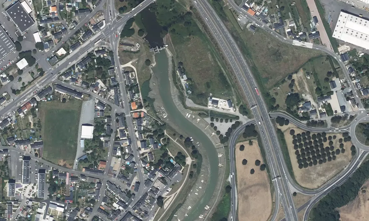Satelite image of Méan