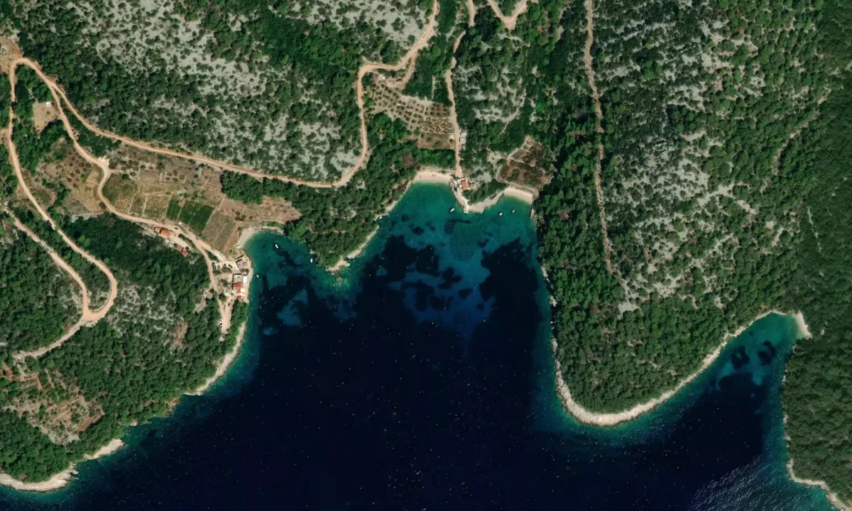 Flyfoto av Medvidina Bay