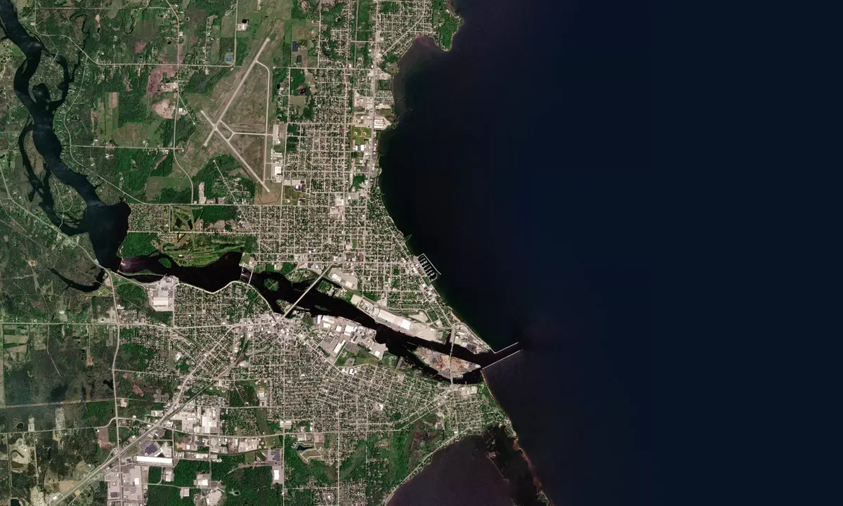 Flyfoto av Menominee Marina