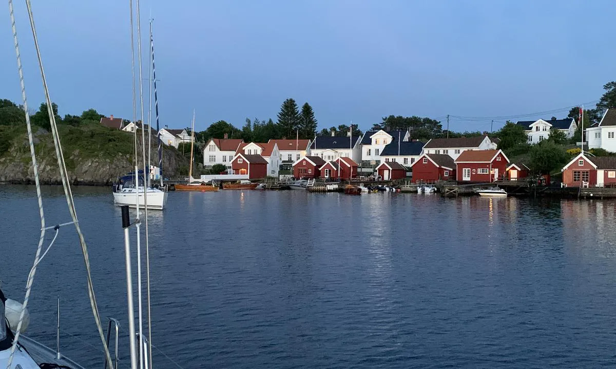 Vestsiden av svaibukta på Merdø