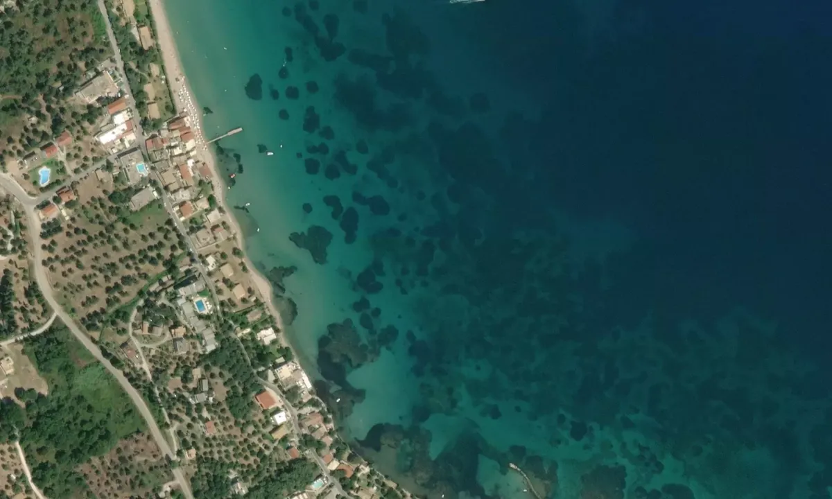 Flyfoto av Messonghi Beach