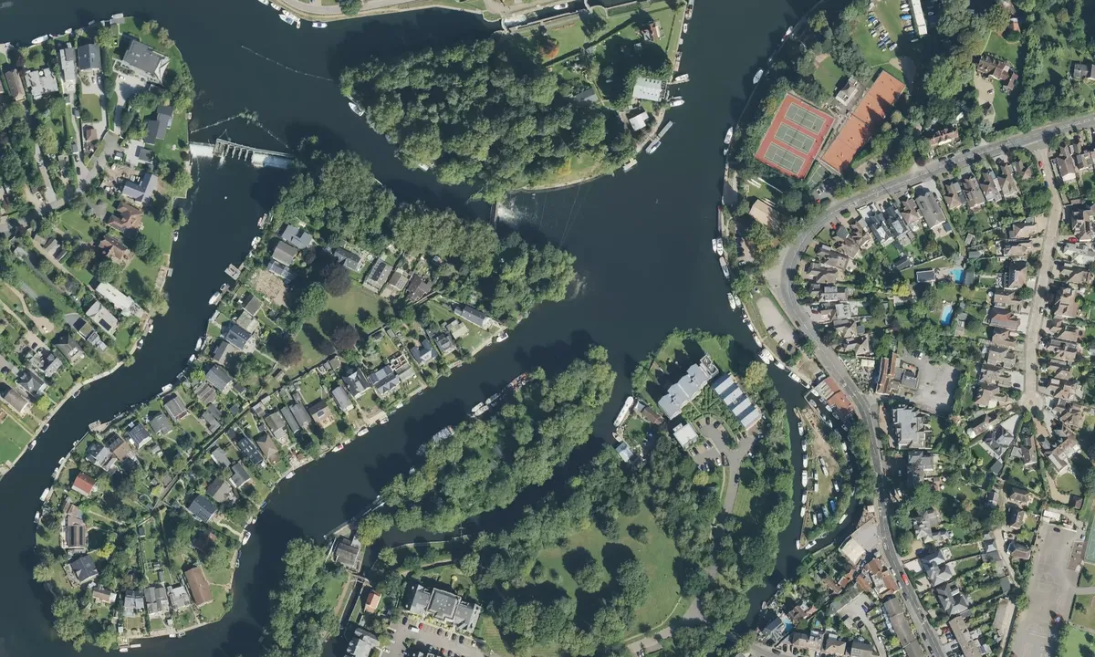 Satelite image of Midstream mooring