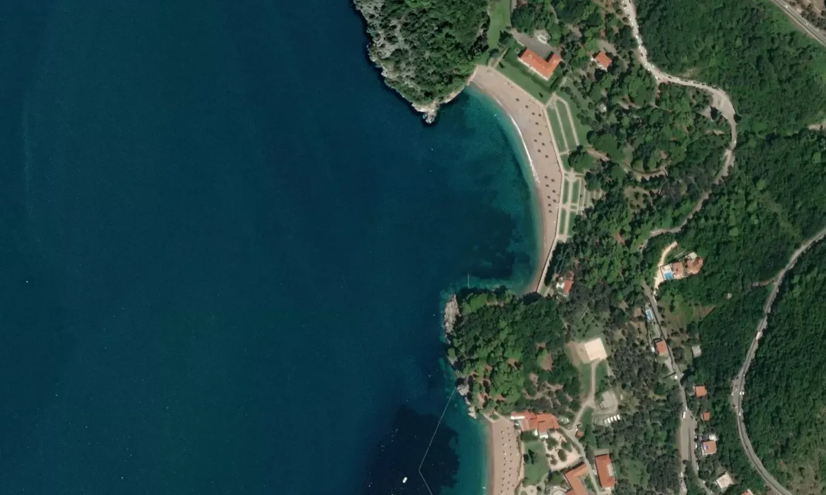 Flyfoto av Milocer beach