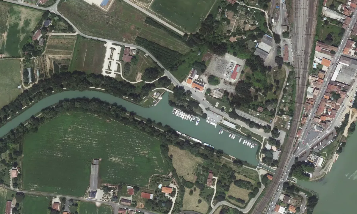 Satelite image of Montauban Port