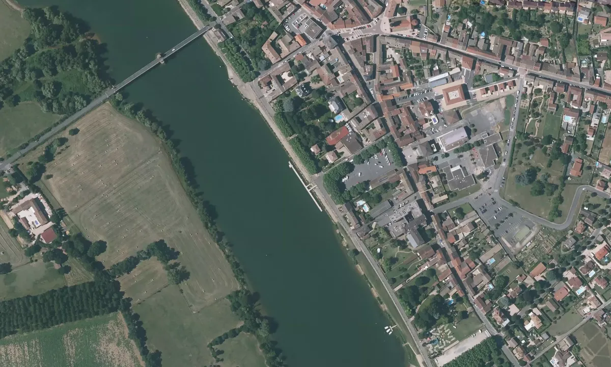 Flyfoto av Montmerle-sur-Saône Pontoon