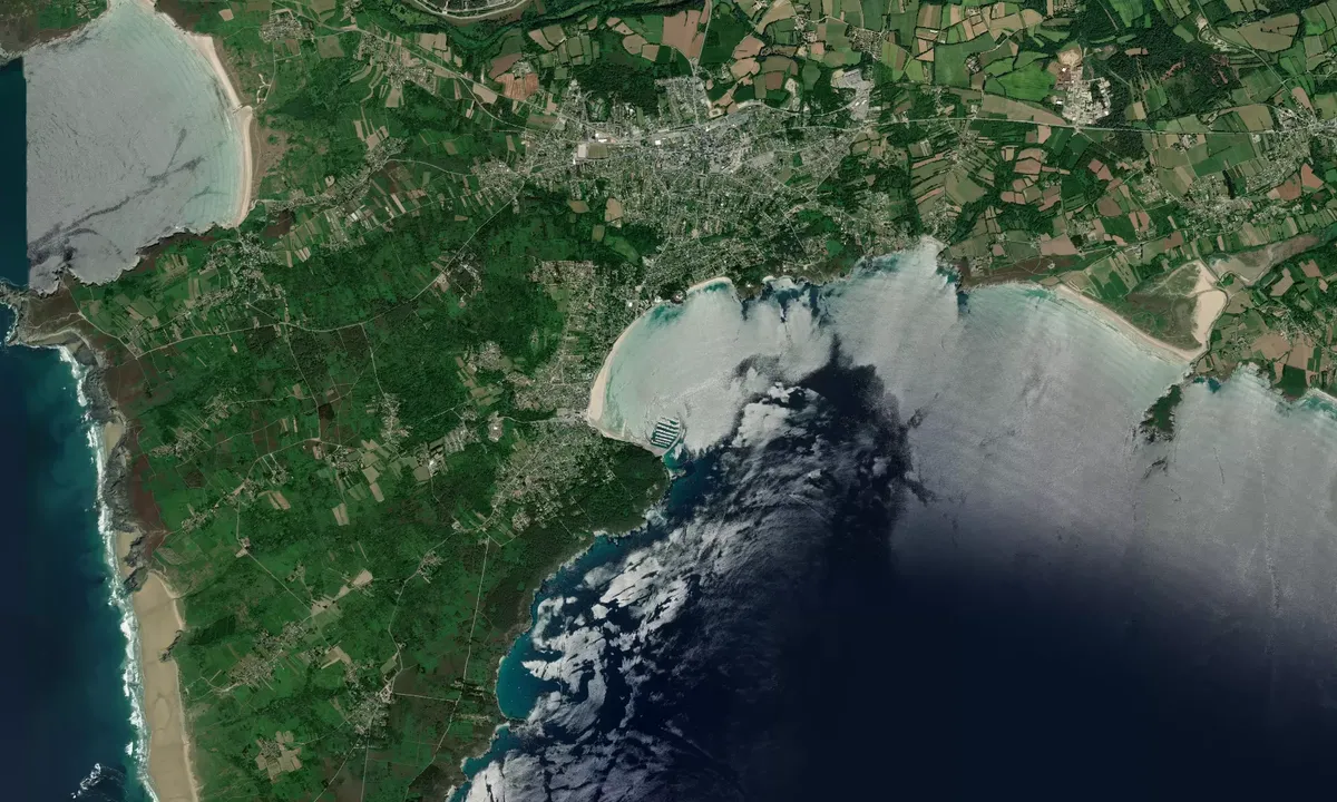 Flyfoto av Morgat Marina 