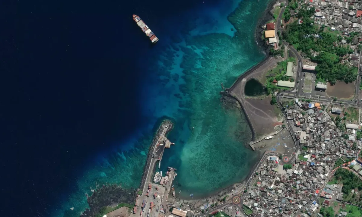 Flyfoto av Moroni Port